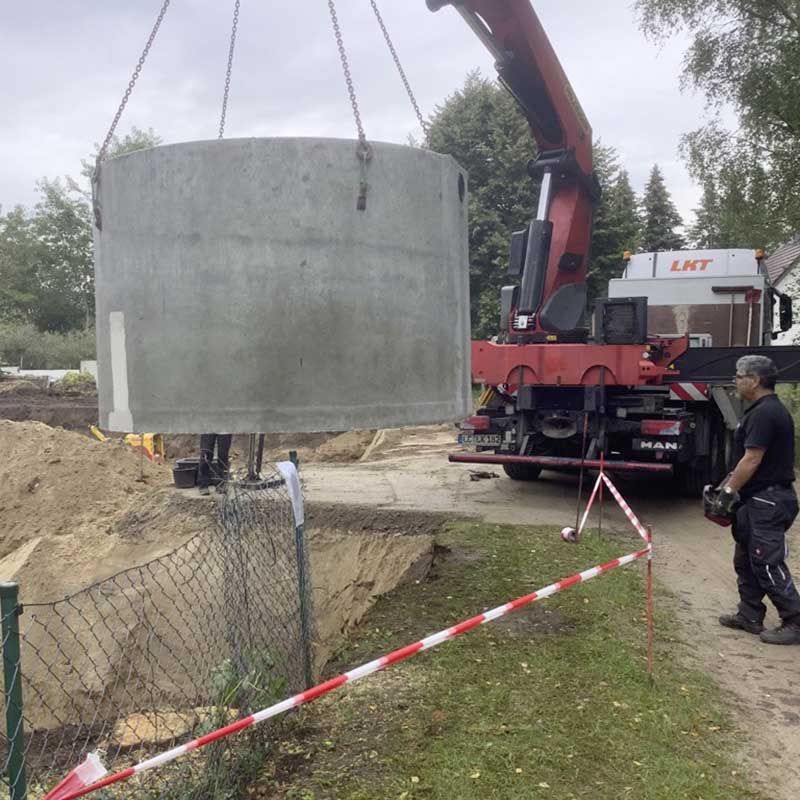 Einbau einer Kläranlage für ein Grundstück in Templin.