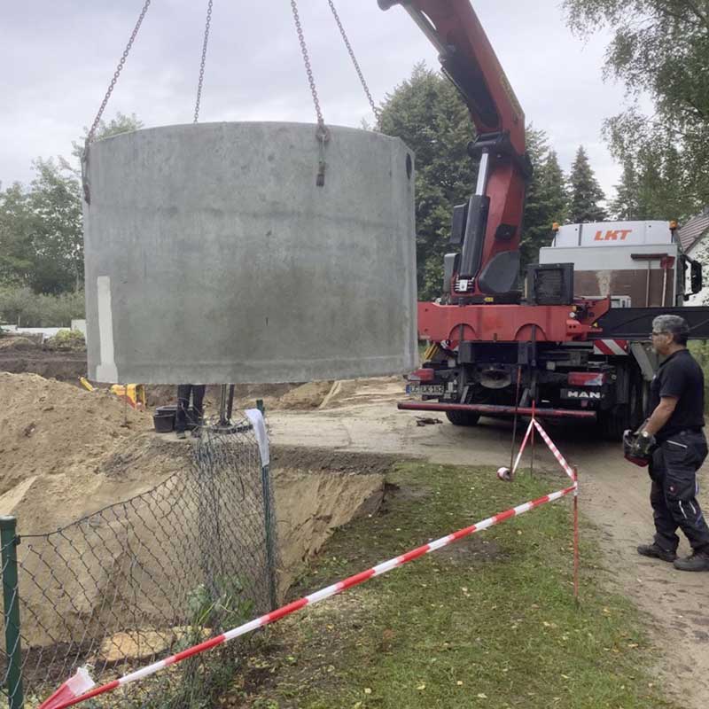 Einbau einer Kläranlage für ein Grundstück in Templin.